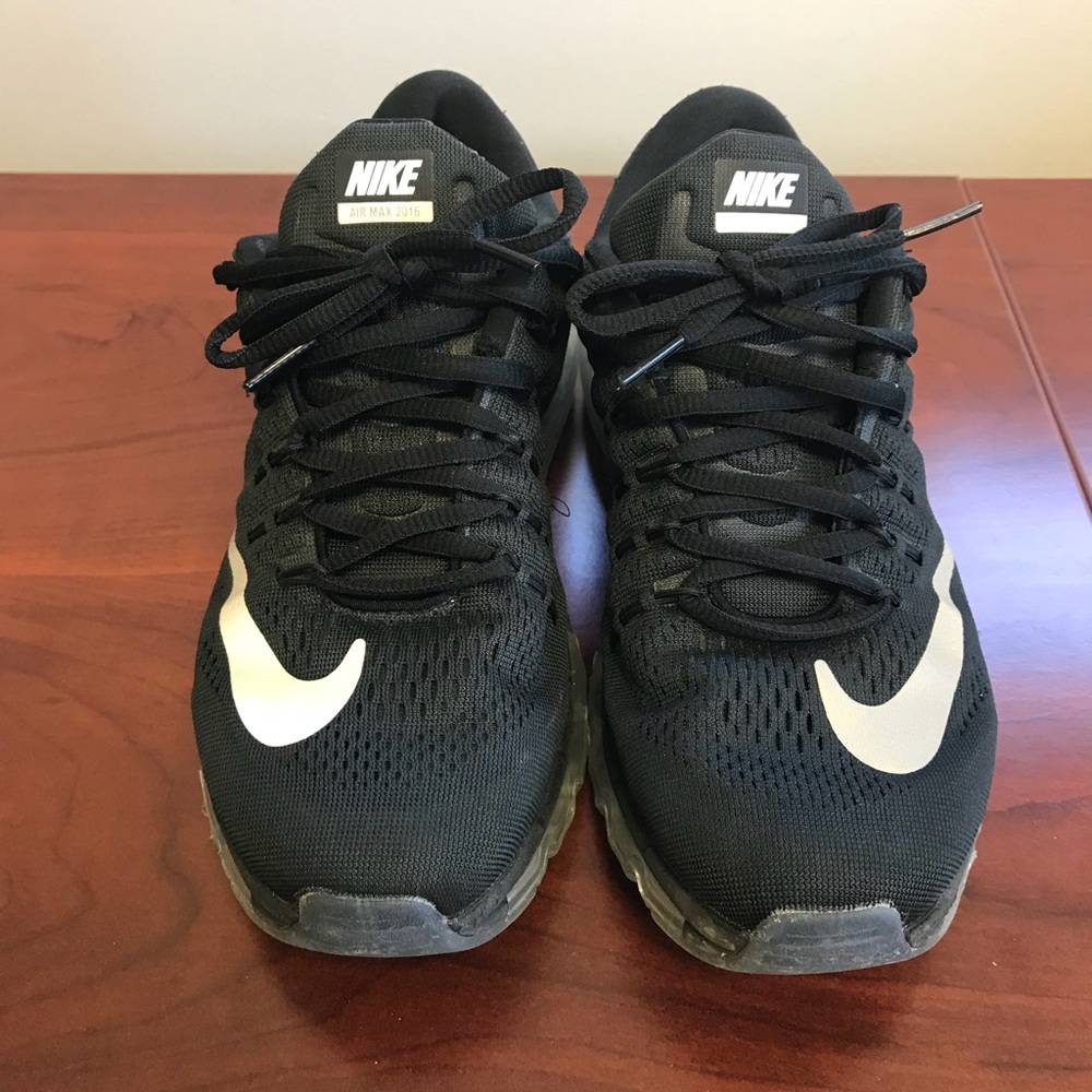 Black Nike Air Max Women’s Sz. 7.5